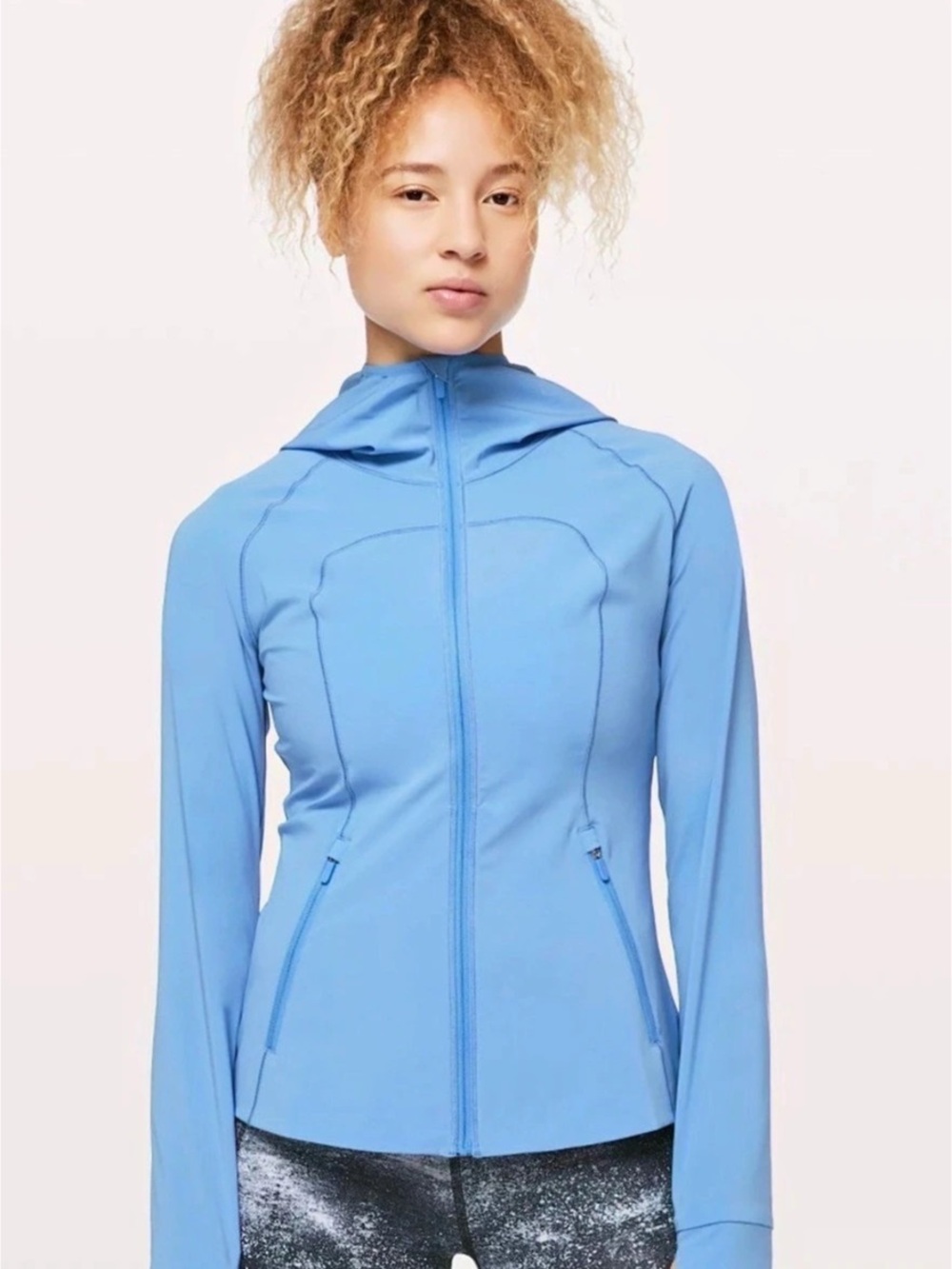 lululemon Mist Over Windbreaker Jacket Blue Hooded Size 2 retails $128 like new